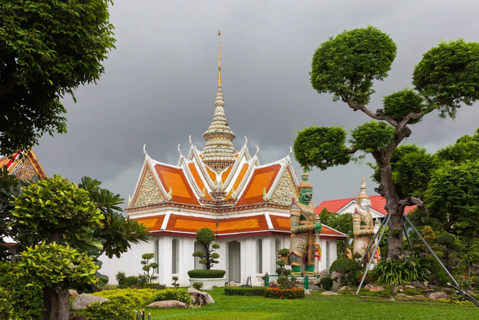 Bangkok, Phuket